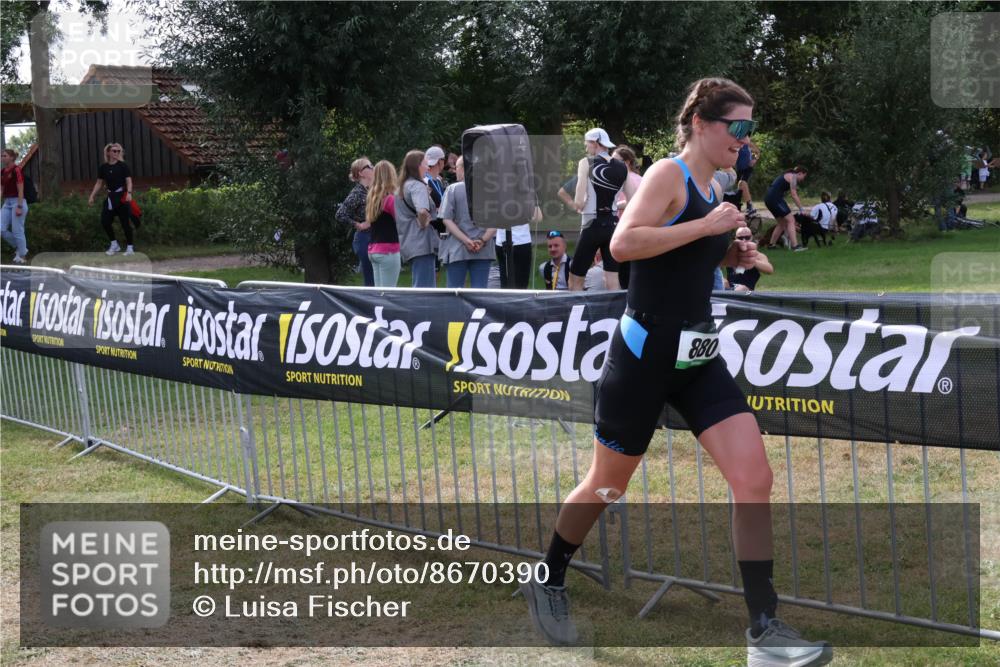 31.08.2025 - Elbe Triathlon Hamburg Luisa Fischer http://msf.ph/oto/8670390 31.08.2025 11:42:28 Laufen 880 meine-sportfotos.de