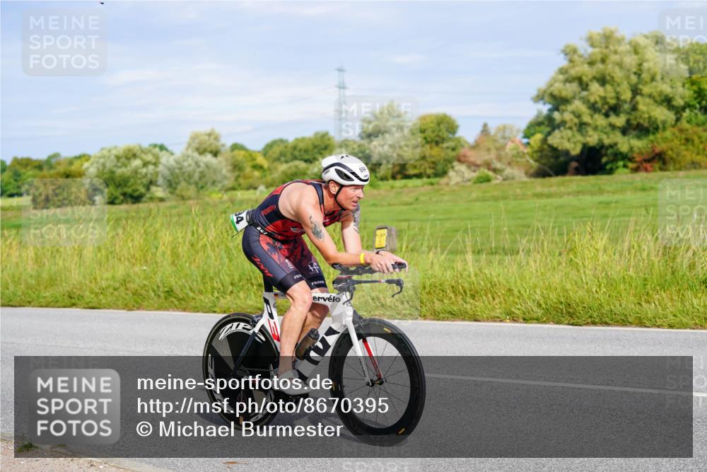 31.08.2025 - Elbe Triathlon Hamburg Michael Burmester http://msf.ph/oto/8670395 31.08.2025 09:59:33 Radfahren 438, 610, 622, 681, 694, 773, 864, 881, 923 meine-sportfotos.de