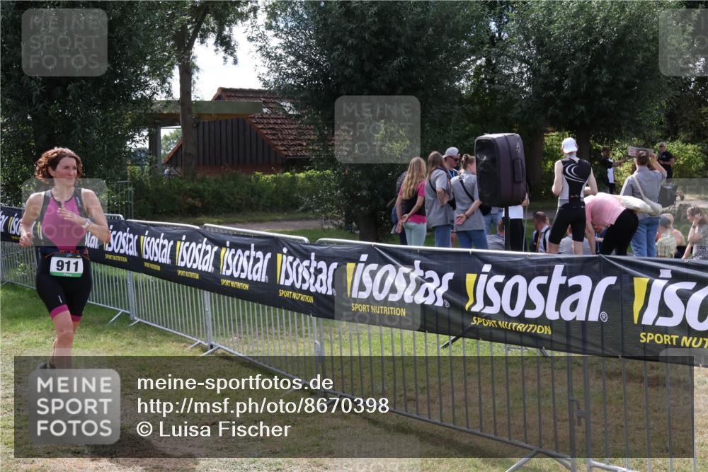 31.08.2025 - Elbe Triathlon Hamburg Luisa Fischer http://msf.ph/oto/8670398 31.08.2025 11:42:48 Laufen 911 meine-sportfotos.de