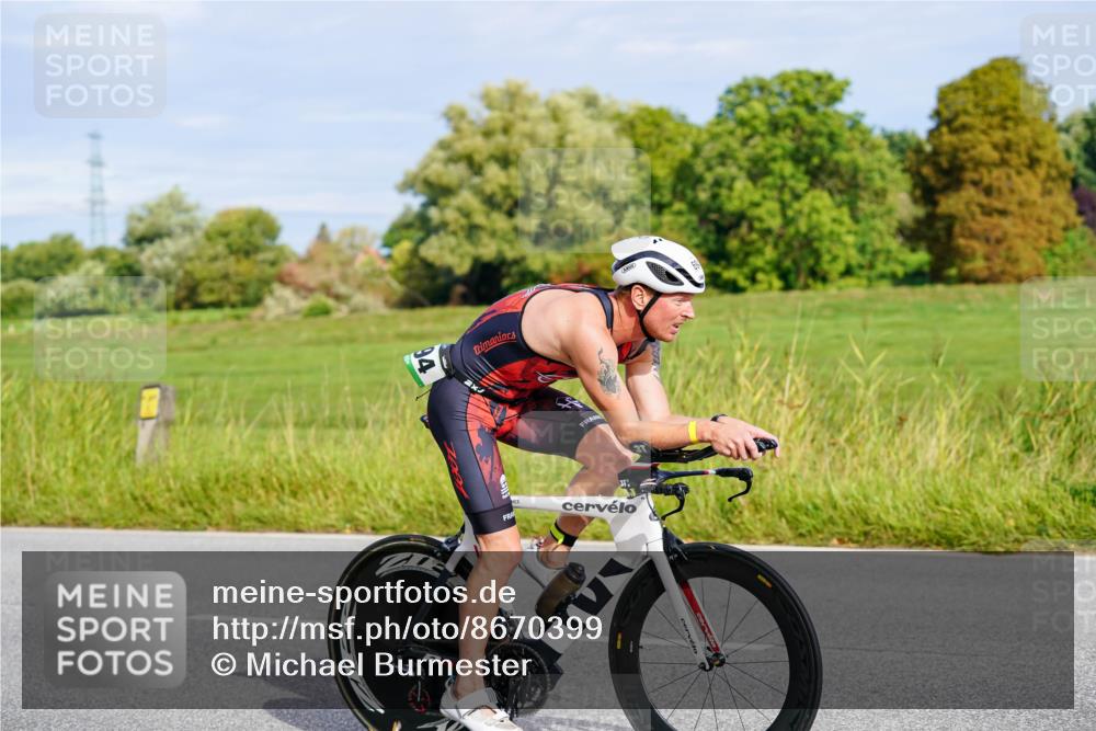31.08.2025 - Elbe Triathlon Hamburg Michael Burmester http://msf.ph/oto/8670399 31.08.2025 09:59:33 Radfahren 438, 610, 622, 681, 694, 773, 864, 881, 923 meine-sportfotos.de