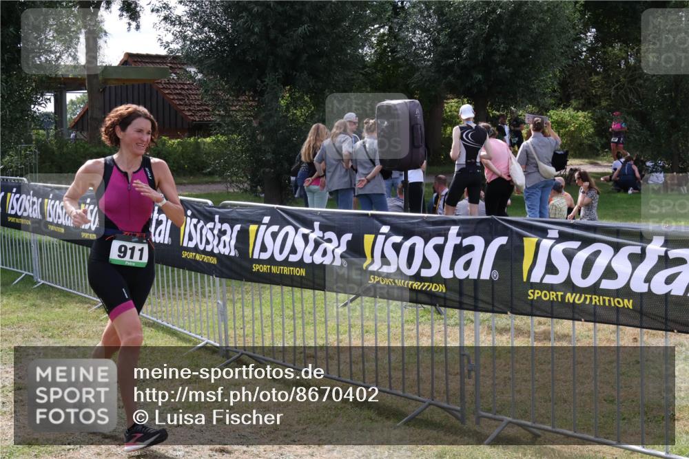 31.08.2025 - Elbe Triathlon Hamburg Luisa Fischer http://msf.ph/oto/8670402 31.08.2025 11:42:48 Laufen 911 meine-sportfotos.de