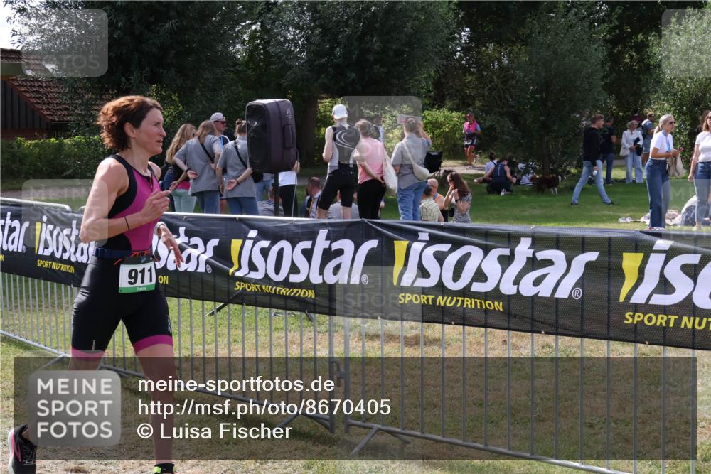 31.08.2025 - Elbe Triathlon Hamburg Luisa Fischer http://msf.ph/oto/8670405 31.08.2025 11:42:49 Laufen 911 meine-sportfotos.de