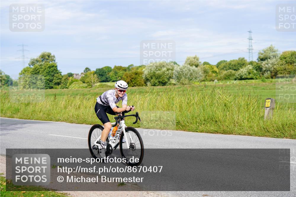 31.08.2025 - Elbe Triathlon Hamburg Michael Burmester http://msf.ph/oto/8670407 31.08.2025 09:59:35 Radfahren 438, 489, 607, 610, 622, 681, 694, 864 meine-sportfotos.de