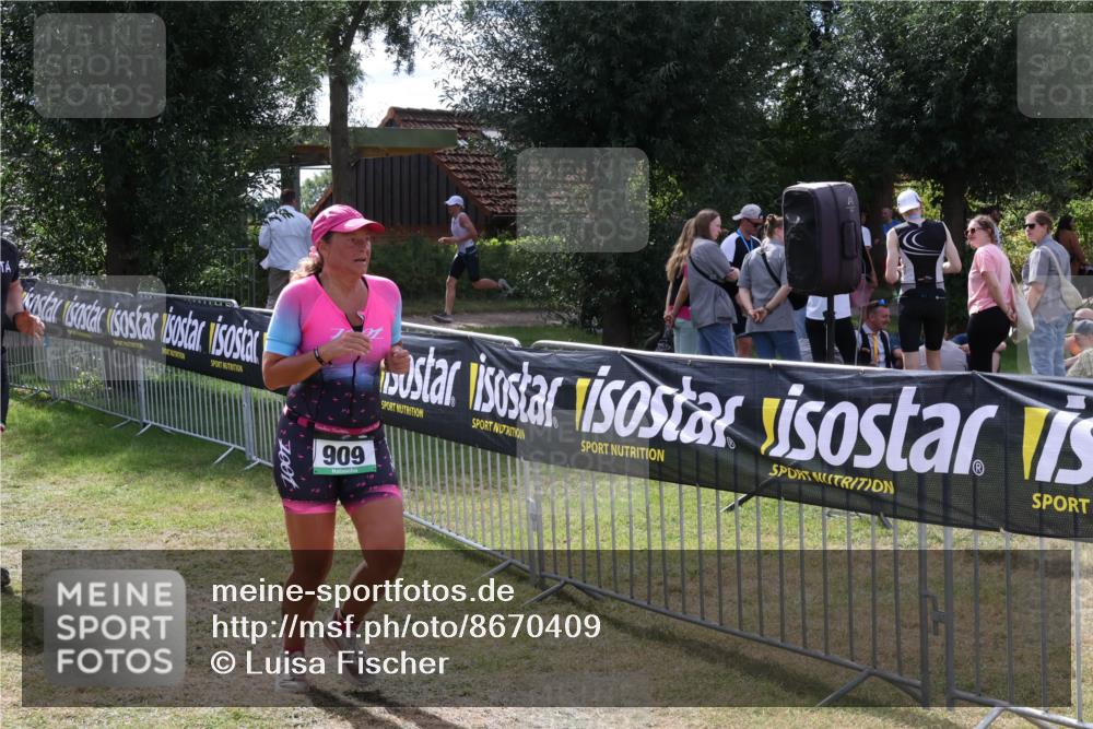 31.08.2025 - Elbe Triathlon Hamburg Luisa Fischer http://msf.ph/oto/8670409 31.08.2025 11:43:01 Laufen 909 meine-sportfotos.de