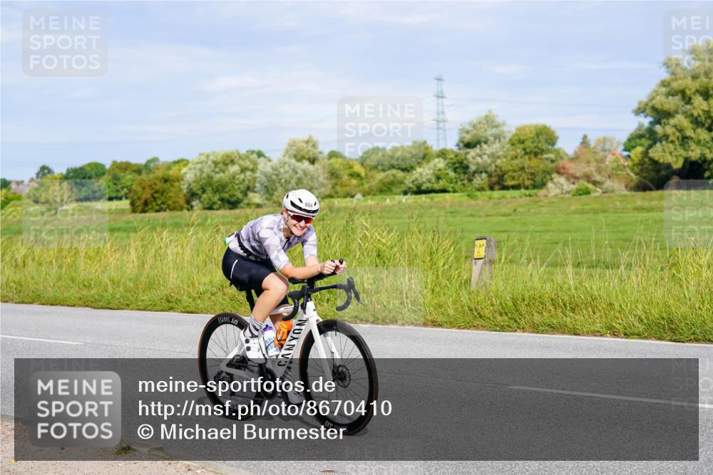 31.08.2025 - Elbe Triathlon Hamburg Michael Burmester http://msf.ph/oto/8670410 31.08.2025 09:59:35 Radfahren 438, 489, 607, 610, 622, 681, 694, 864 meine-sportfotos.de