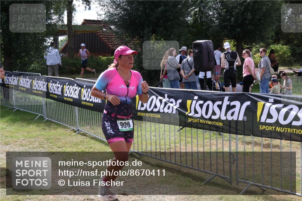 31.08.2025 - Elbe Triathlon Hamburg Luisa Fischer http://msf.ph/oto/8670411 31.08.2025 11:43:02 Laufen 909, 2001 meine-sportfotos.de