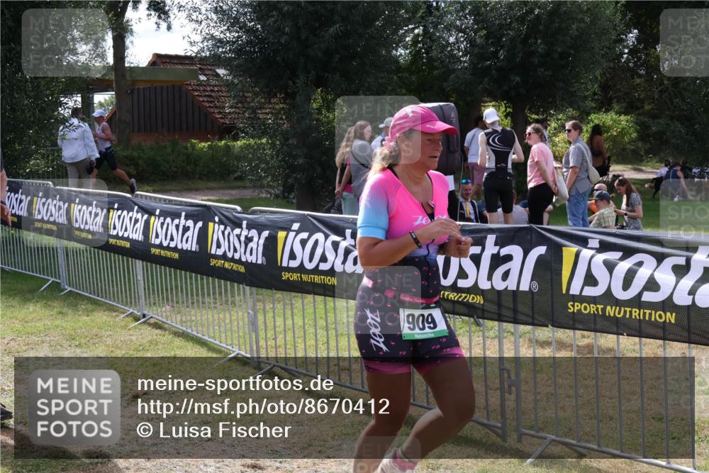 31.08.2025 - Elbe Triathlon Hamburg Luisa Fischer http://msf.ph/oto/8670412 31.08.2025 11:43:02 Laufen 909 meine-sportfotos.de