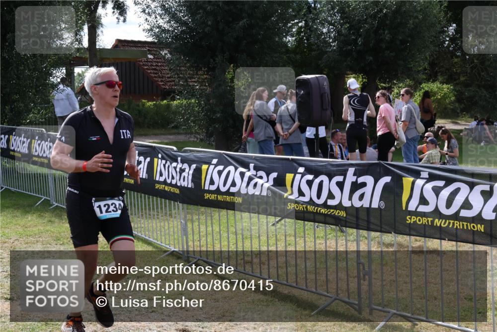 31.08.2025 - Elbe Triathlon Hamburg Luisa Fischer http://msf.ph/oto/8670415 31.08.2025 11:43:03 Laufen 1234 meine-sportfotos.de