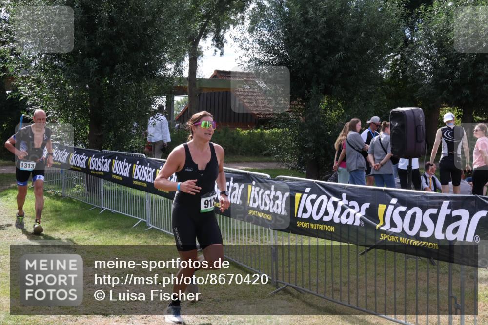 31.08.2025 - Elbe Triathlon Hamburg Luisa Fischer http://msf.ph/oto/8670420 31.08.2025 11:43:05 Laufen 1313, 912 meine-sportfotos.de
