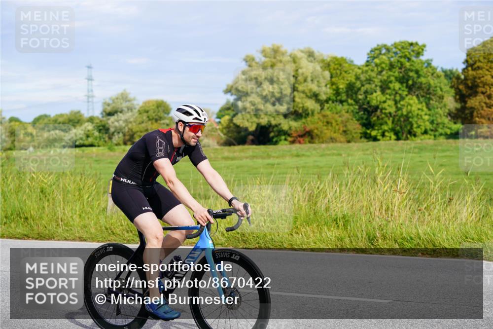 31.08.2025 - Elbe Triathlon Hamburg Michael Burmester http://msf.ph/oto/8670422 31.08.2025 09:59:37 Radfahren 438, 489, 607, 610, 617, 622, 681, 864 meine-sportfotos.de