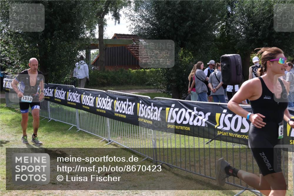 31.08.2025 - Elbe Triathlon Hamburg Luisa Fischer http://msf.ph/oto/8670423 31.08.2025 11:43:06 Laufen 1313 meine-sportfotos.de