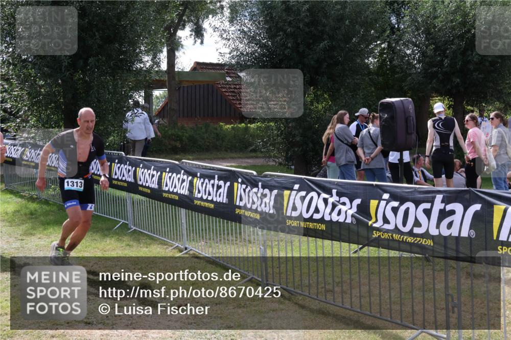 31.08.2025 - Elbe Triathlon Hamburg Luisa Fischer http://msf.ph/oto/8670425 31.08.2025 11:43:06 Laufen 1313, 3 meine-sportfotos.de