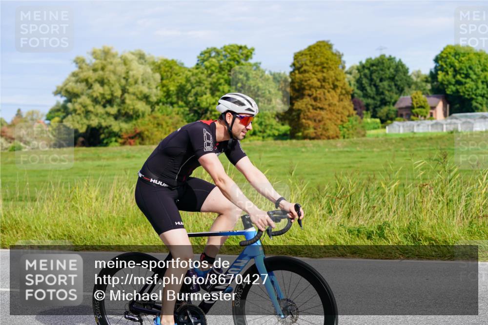 31.08.2025 - Elbe Triathlon Hamburg Michael Burmester http://msf.ph/oto/8670427 31.08.2025 09:59:37 Radfahren 438, 489, 607, 610, 617, 622, 681, 864 meine-sportfotos.de