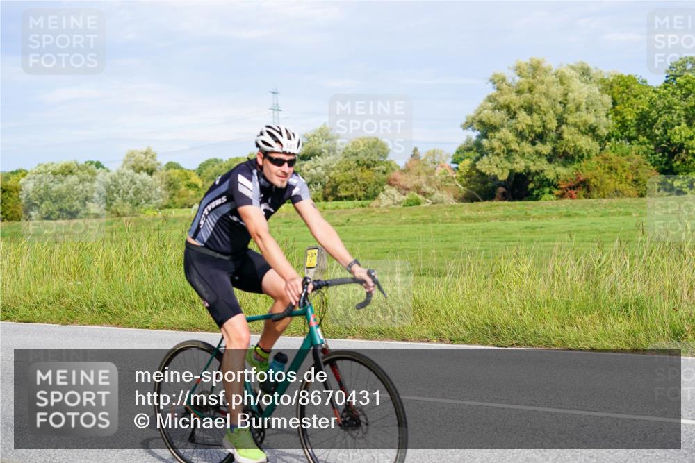 31.08.2025 - Elbe Triathlon Hamburg Michael Burmester http://msf.ph/oto/8670431 31.08.2025 09:59:38 Radfahren 438, 489, 607, 610, 617, 622, 681, 864 meine-sportfotos.de