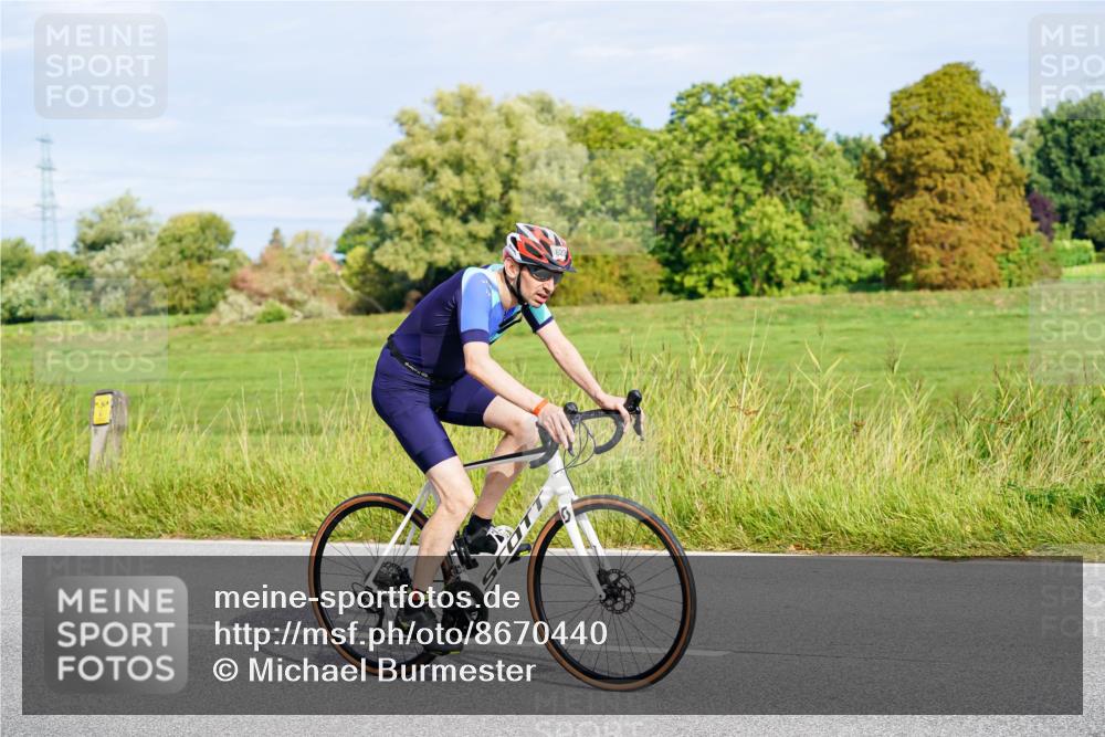 31.08.2025 - Elbe Triathlon Hamburg Michael Burmester http://msf.ph/oto/8670440 31.08.2025 09:59:39 Radfahren 438, 489, 607, 610, 617, 622, 681, 864 meine-sportfotos.de