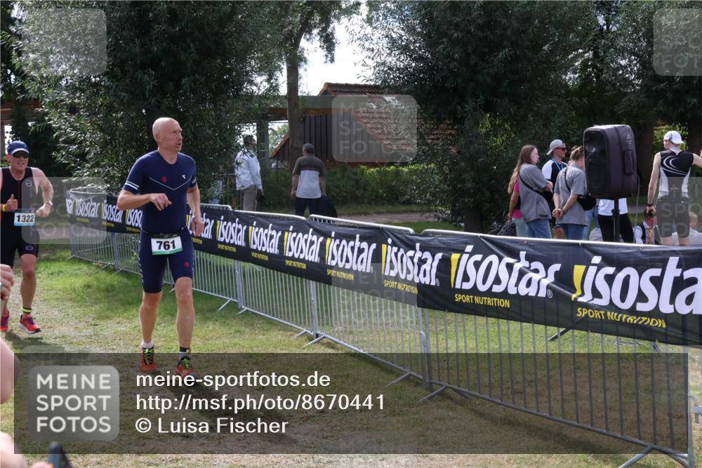 31.08.2025 - Elbe Triathlon Hamburg Luisa Fischer http://msf.ph/oto/8670441 31.08.2025 11:43:20 Laufen 1322, 761 meine-sportfotos.de