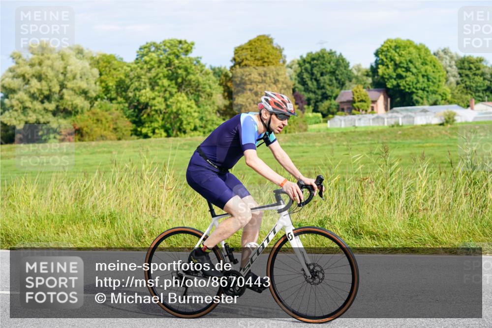 31.08.2025 - Elbe Triathlon Hamburg Michael Burmester http://msf.ph/oto/8670443 31.08.2025 09:59:39 Radfahren 438, 489, 607, 610, 617, 622, 681, 864 meine-sportfotos.de