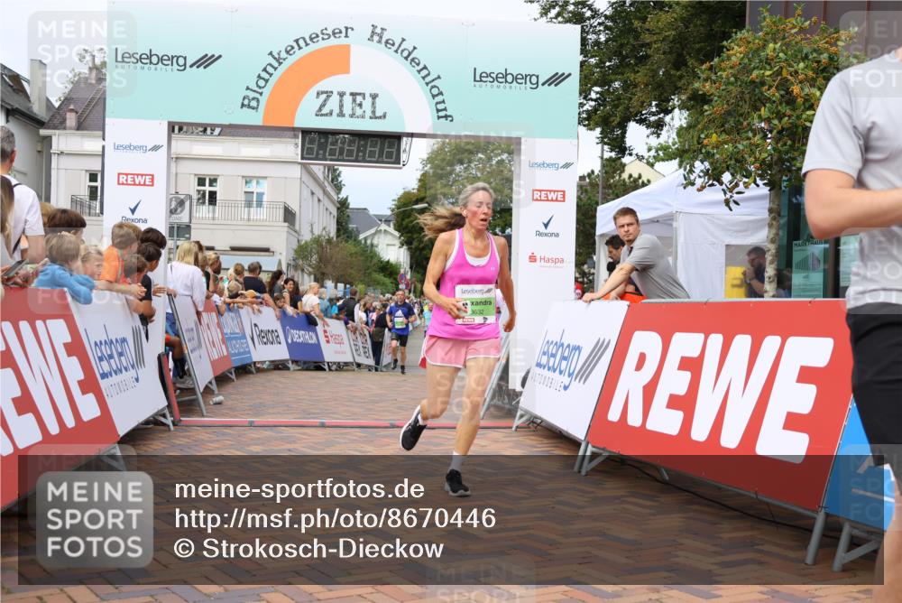 31.08.2025 - 21. Blankeneser Heldenlauf Strokosch-Dieckow http://msf.ph/oto/8670446 31.08.2025 10:54:19 Ziel 3506, 3538, 3041, 3632 meine-sportfotos.de
