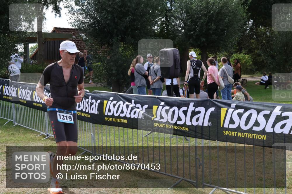 31.08.2025 - Elbe Triathlon Hamburg Luisa Fischer http://msf.ph/oto/8670453 31.08.2025 11:43:32 Laufen 1319 meine-sportfotos.de