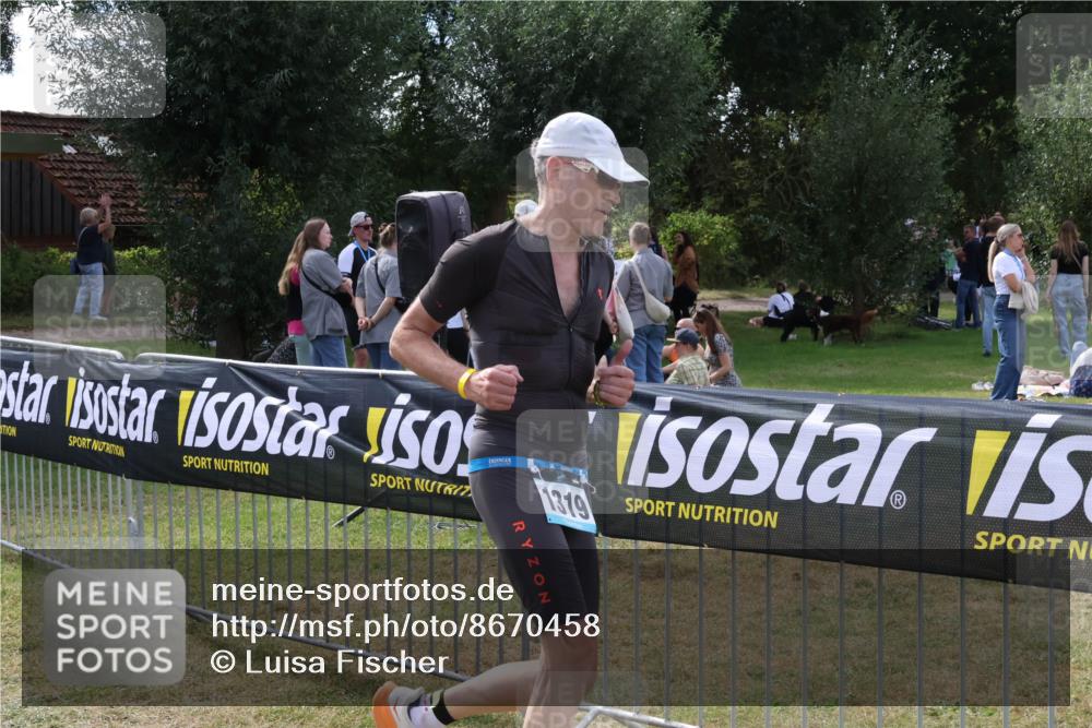 31.08.2025 - Elbe Triathlon Hamburg Luisa Fischer http://msf.ph/oto/8670458 31.08.2025 11:43:33 Laufen 1319 meine-sportfotos.de