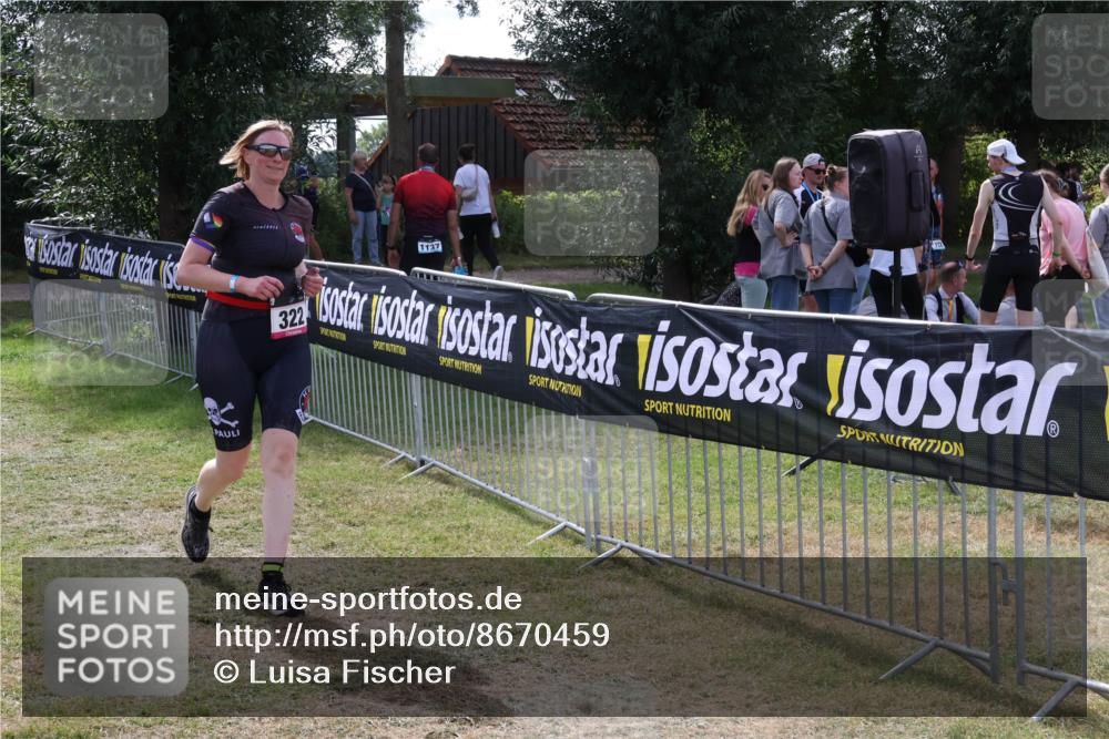 31.08.2025 - Elbe Triathlon Hamburg Luisa Fischer http://msf.ph/oto/8670459 31.08.2025 11:43:55 Laufen 322, 1137 meine-sportfotos.de