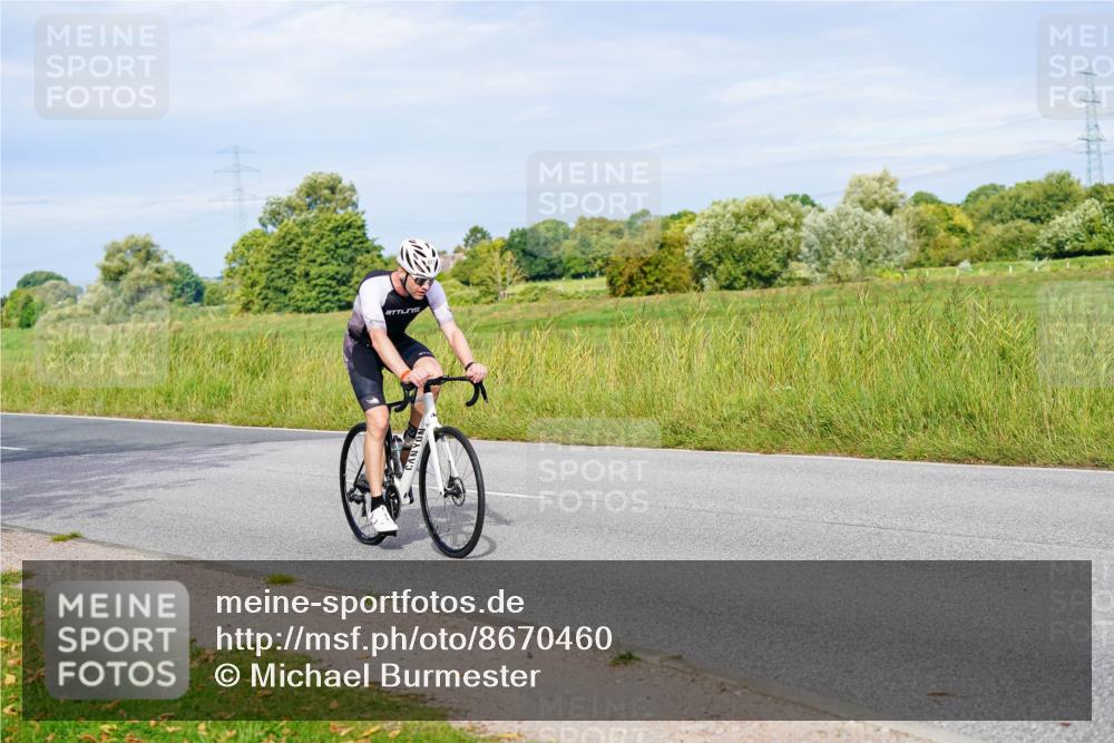 31.08.2025 - Elbe Triathlon Hamburg Michael Burmester http://msf.ph/oto/8670460 31.08.2025 09:59:42 Radfahren 489, 607, 617, 622, 681 meine-sportfotos.de