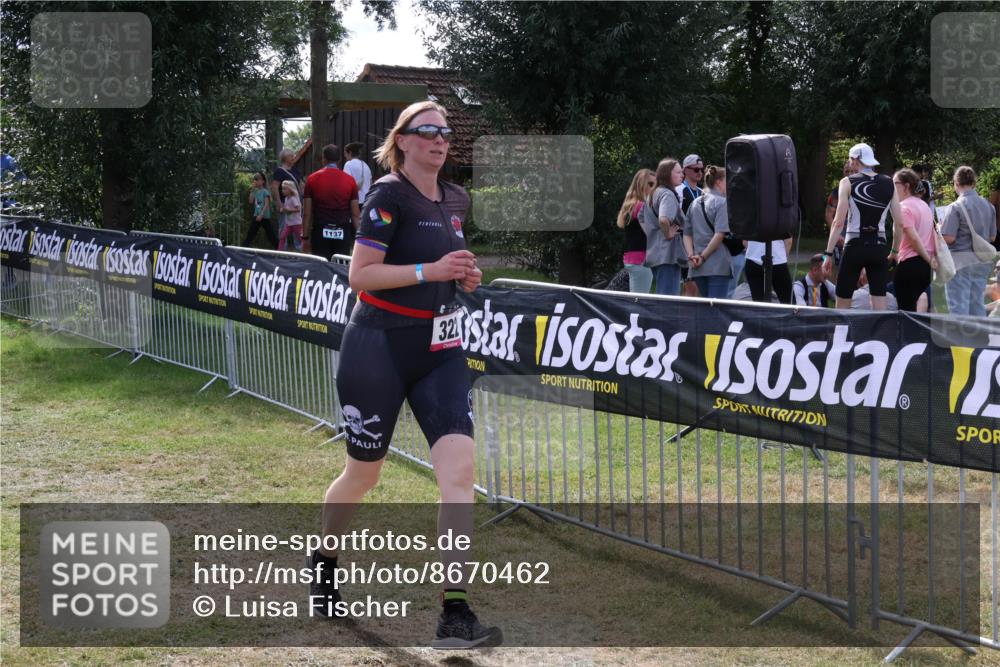 31.08.2025 - Elbe Triathlon Hamburg Luisa Fischer http://msf.ph/oto/8670462 31.08.2025 11:43:56 Laufen 1137, 321 meine-sportfotos.de