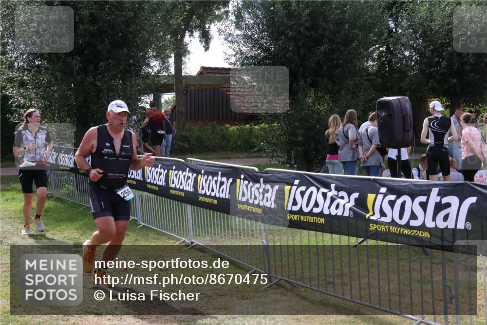 31.08.2025 - Elbe Triathlon Hamburg Luisa Fischer http://msf.ph/oto/8670475 31.08.2025 11:44:07 Laufen 256 meine-sportfotos.de