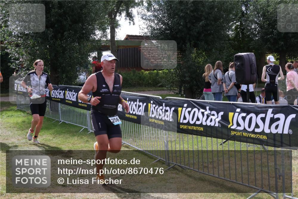 31.08.2025 - Elbe Triathlon Hamburg Luisa Fischer http://msf.ph/oto/8670476 31.08.2025 11:44:08 Laufen 256 meine-sportfotos.de