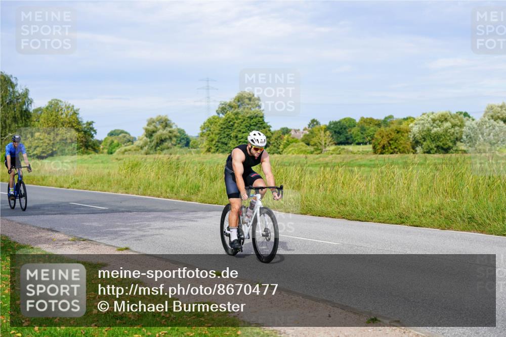 31.08.2025 - Elbe Triathlon Hamburg Michael Burmester http://msf.ph/oto/8670477 31.08.2025 09:59:49 Radfahren 455, 469, 494, 527, 667 meine-sportfotos.de