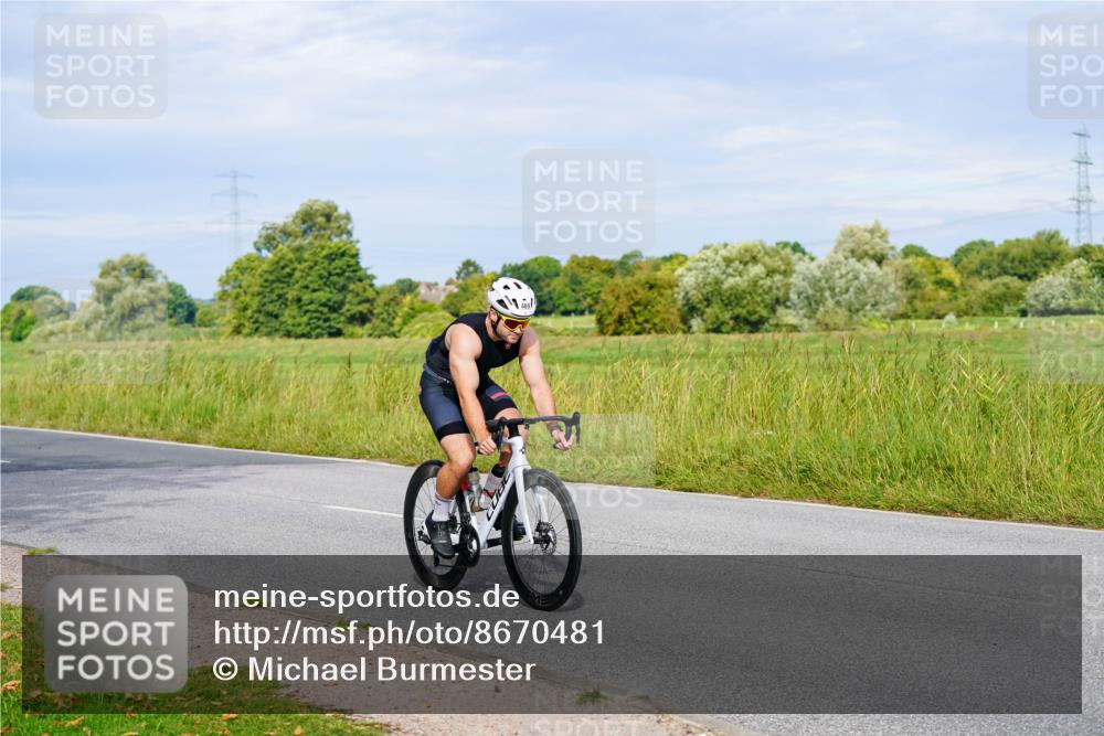 31.08.2025 - Elbe Triathlon Hamburg Michael Burmester http://msf.ph/oto/8670481 31.08.2025 09:59:49 Radfahren 455, 469, 494, 527, 667 meine-sportfotos.de