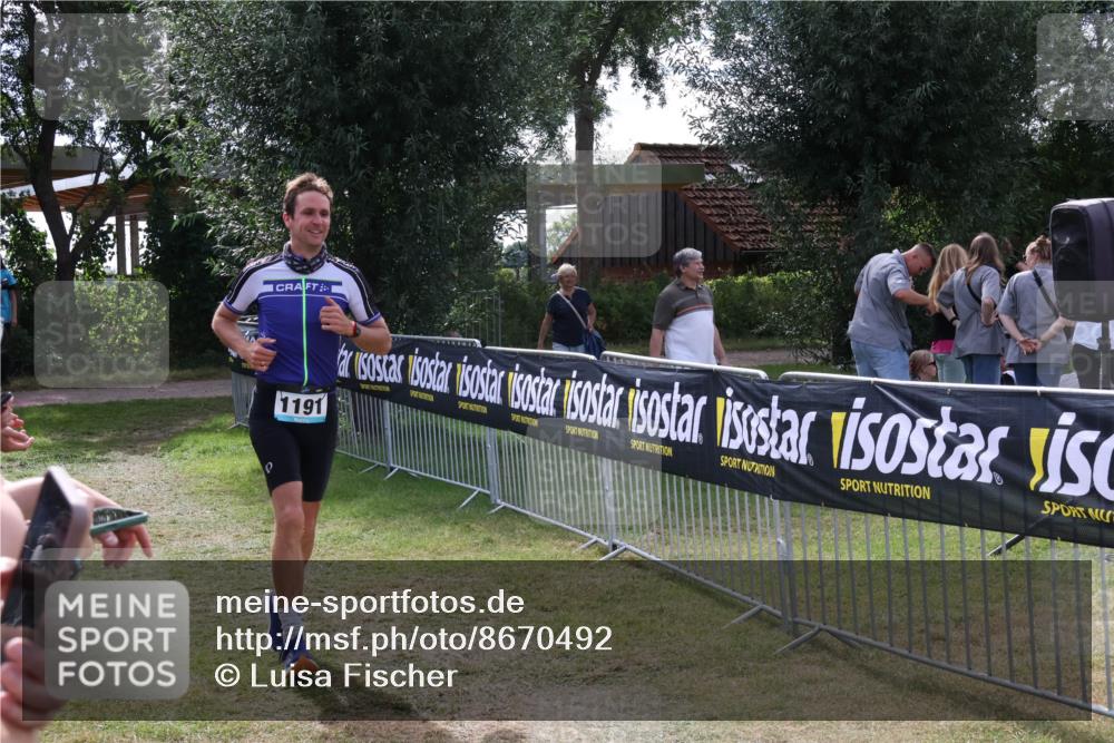 31.08.2025 - Elbe Triathlon Hamburg Luisa Fischer http://msf.ph/oto/8670492 31.08.2025 11:44:19 Laufen 1191 meine-sportfotos.de