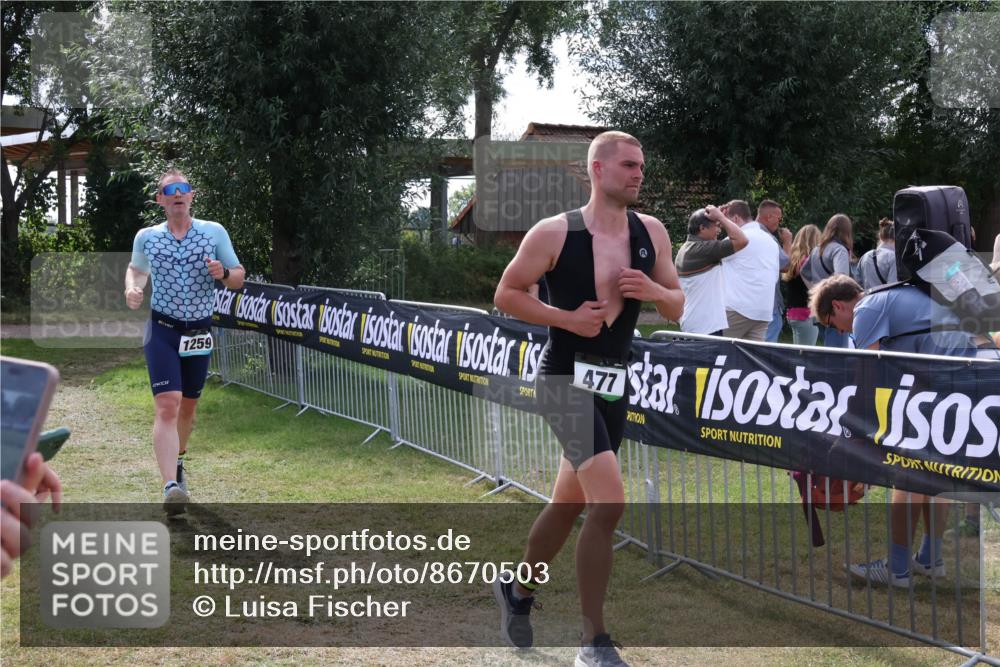 31.08.2025 - Elbe Triathlon Hamburg Luisa Fischer http://msf.ph/oto/8670503 31.08.2025 11:44:24 Laufen 1259 meine-sportfotos.de