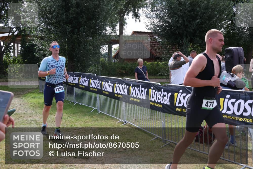 31.08.2025 - Elbe Triathlon Hamburg Luisa Fischer http://msf.ph/oto/8670505 31.08.2025 11:44:25 Laufen 1259, 471 meine-sportfotos.de