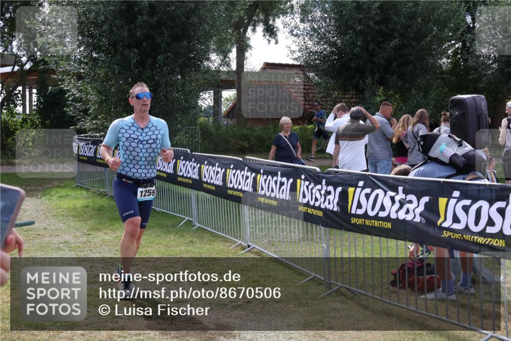 31.08.2025 - Elbe Triathlon Hamburg Luisa Fischer http://msf.ph/oto/8670506 31.08.2025 11:44:25 Laufen 1259 meine-sportfotos.de