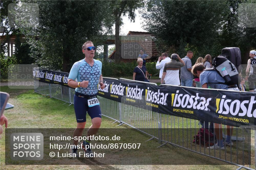 31.08.2025 - Elbe Triathlon Hamburg Luisa Fischer http://msf.ph/oto/8670507 31.08.2025 11:44:25 Laufen 1259 meine-sportfotos.de