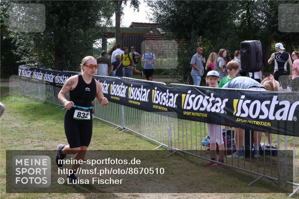 31.08.2025 - Elbe Triathlon Hamburg Luisa Fischer http://msf.ph/oto/8670510 31.08.2025 11:44:36 Laufen 832 meine-sportfotos.de