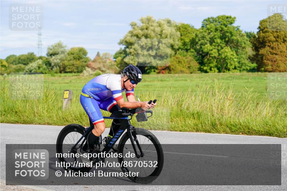 31.08.2025 - Elbe Triathlon Hamburg Michael Burmester http://msf.ph/oto/8670532 31.08.2025 09:59:59 Radfahren 527, 562, 756, 787 meine-sportfotos.de