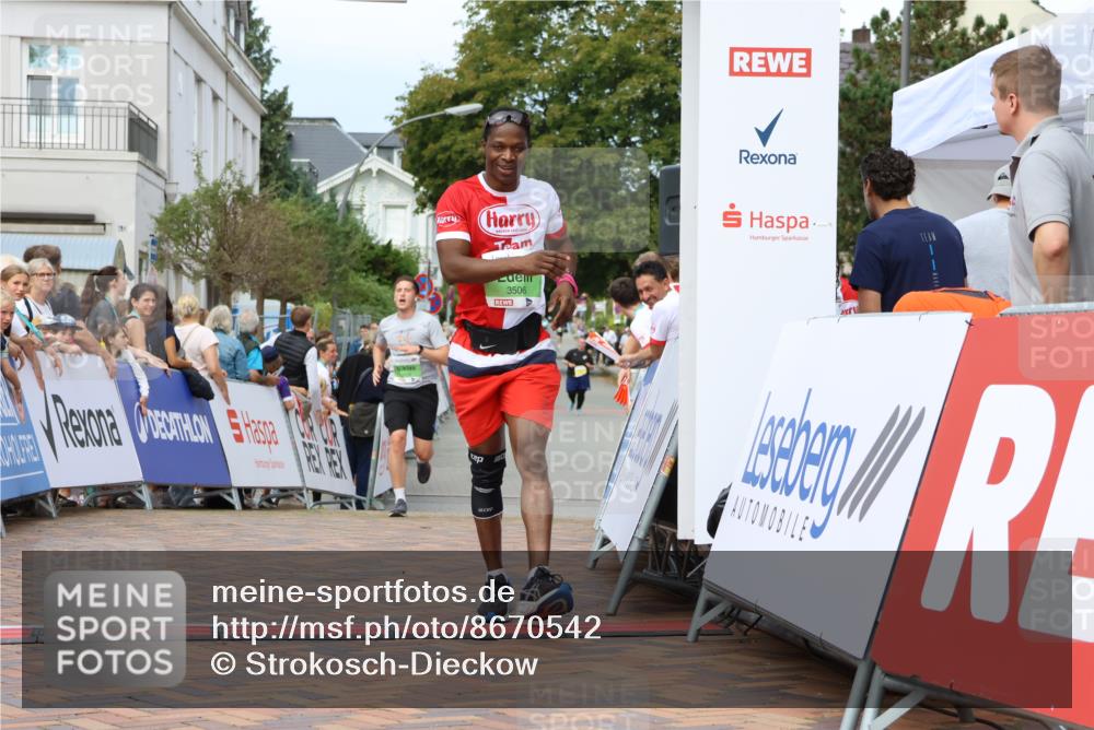 31.08.2025 - 21. Blankeneser Heldenlauf Strokosch-Dieckow http://msf.ph/oto/8670542 31.08.2025 10:54:12 Ziel 3506, 3538 meine-sportfotos.de