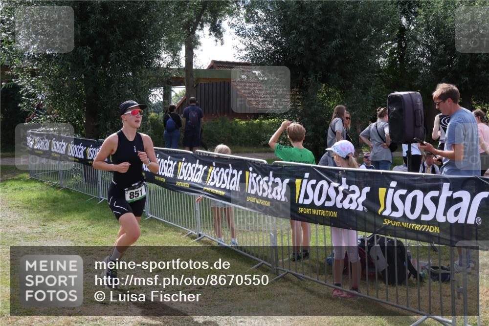 31.08.2025 - Elbe Triathlon Hamburg Luisa Fischer http://msf.ph/oto/8670550 31.08.2025 11:45:17 Laufen 851 meine-sportfotos.de