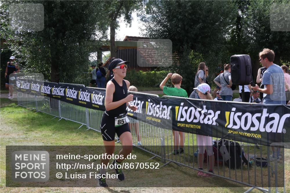 31.08.2025 - Elbe Triathlon Hamburg Luisa Fischer http://msf.ph/oto/8670552 31.08.2025 11:45:17 Laufen 740, 851 meine-sportfotos.de