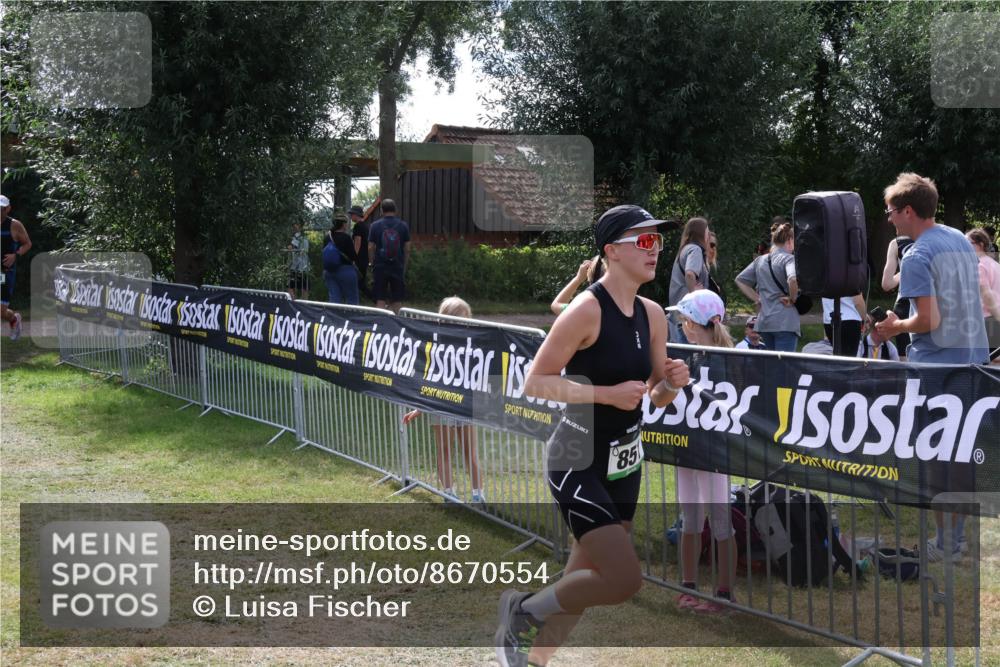 31.08.2025 - Elbe Triathlon Hamburg Luisa Fischer http://msf.ph/oto/8670554 31.08.2025 11:45:18 Laufen 85 meine-sportfotos.de