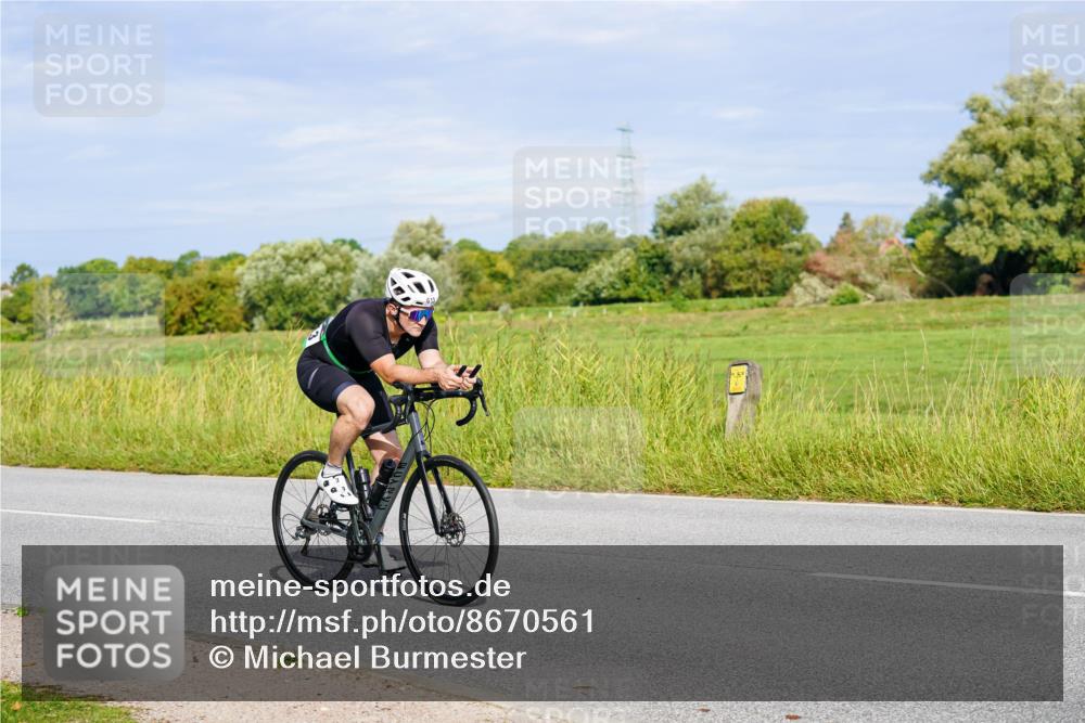31.08.2025 - Elbe Triathlon Hamburg Michael Burmester http://msf.ph/oto/8670561 31.08.2025 10:00:12 Radfahren 409, 463, 487, 563, 566, 613, 908, 919 meine-sportfotos.de