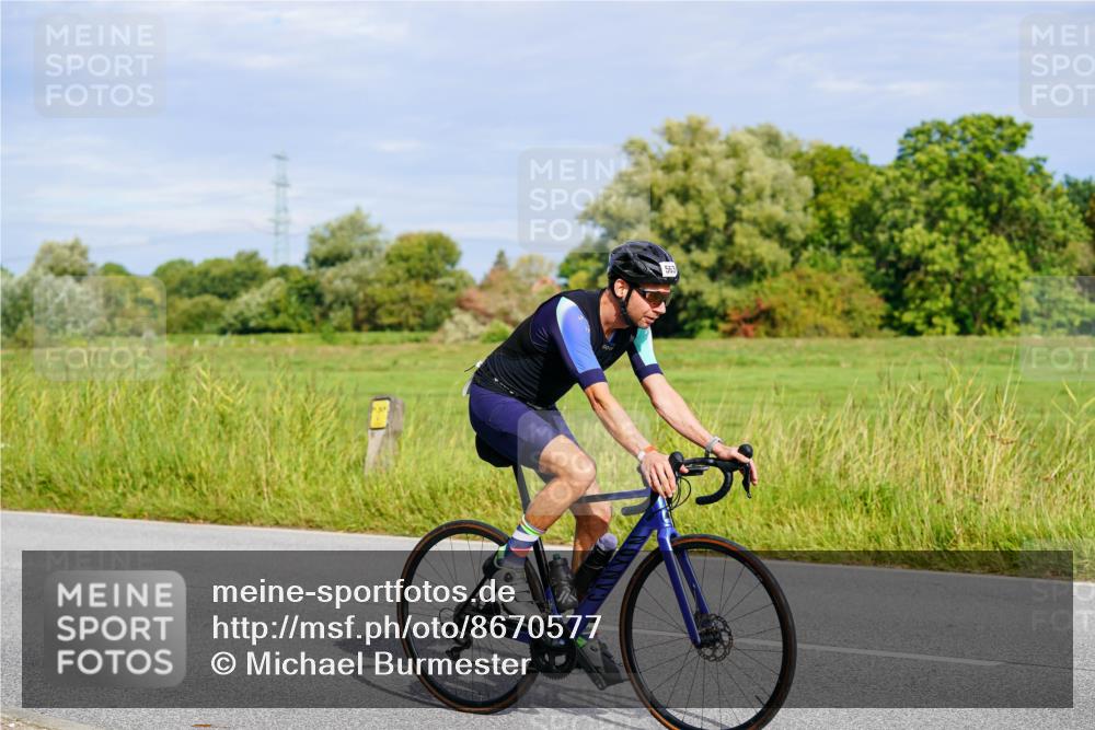 31.08.2025 - Elbe Triathlon Hamburg Michael Burmester http://msf.ph/oto/8670577 31.08.2025 10:00:14 Radfahren 409, 487, 563, 613, 655, 908, 919 meine-sportfotos.de