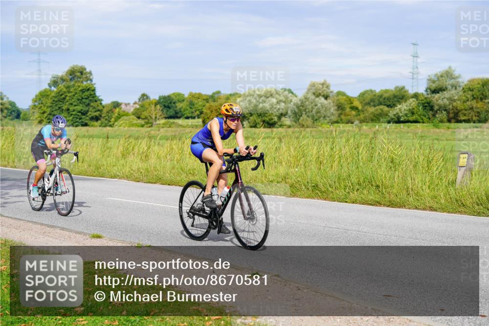 31.08.2025 - Elbe Triathlon Hamburg Michael Burmester http://msf.ph/oto/8670581 31.08.2025 10:00:16 Radfahren 563, 655, 729, 908, 919 meine-sportfotos.de
