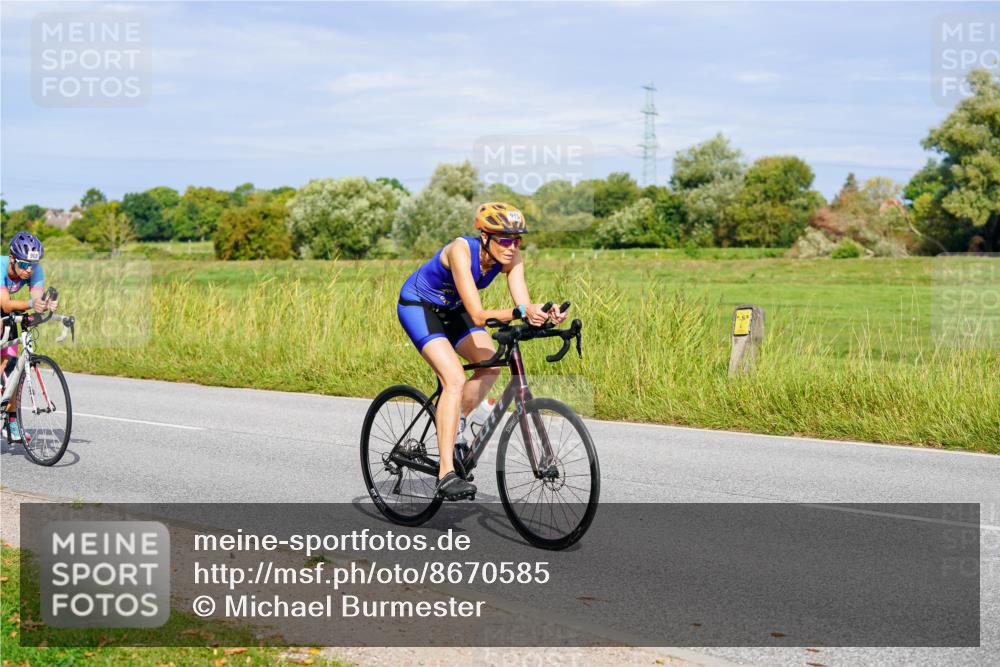 31.08.2025 - Elbe Triathlon Hamburg Michael Burmester http://msf.ph/oto/8670585 31.08.2025 10:00:17 Radfahren 563, 655, 729, 908, 919 meine-sportfotos.de