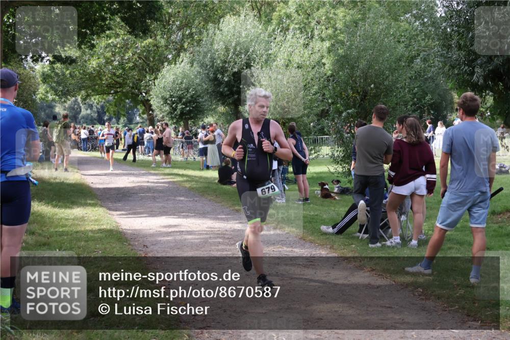 31.08.2025 - Elbe Triathlon Hamburg Luisa Fischer http://msf.ph/oto/8670587 31.08.2025 11:47:48 Laufen 679 meine-sportfotos.de