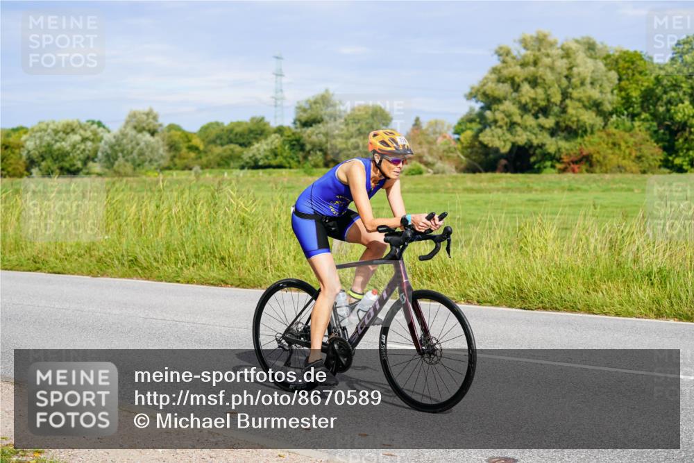 31.08.2025 - Elbe Triathlon Hamburg Michael Burmester http://msf.ph/oto/8670589 31.08.2025 10:00:17 Radfahren 563, 655, 729, 908, 919 meine-sportfotos.de
