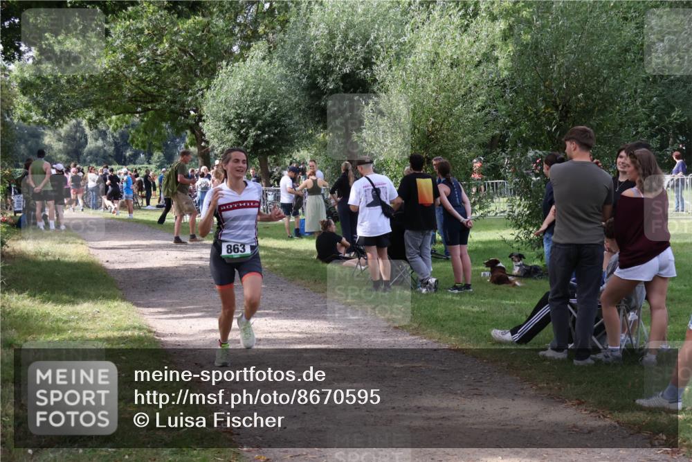 31.08.2025 - Elbe Triathlon Hamburg Luisa Fischer http://msf.ph/oto/8670595 31.08.2025 11:47:53 Laufen 863 meine-sportfotos.de