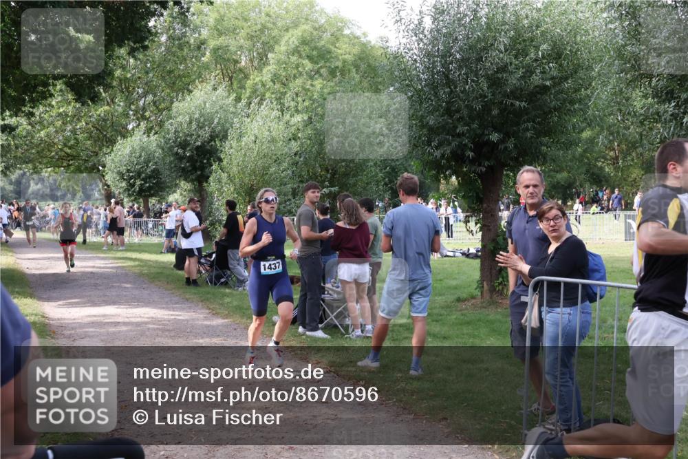 31.08.2025 - Elbe Triathlon Hamburg Luisa Fischer http://msf.ph/oto/8670596 31.08.2025 11:48:41 Laufen 1437 meine-sportfotos.de